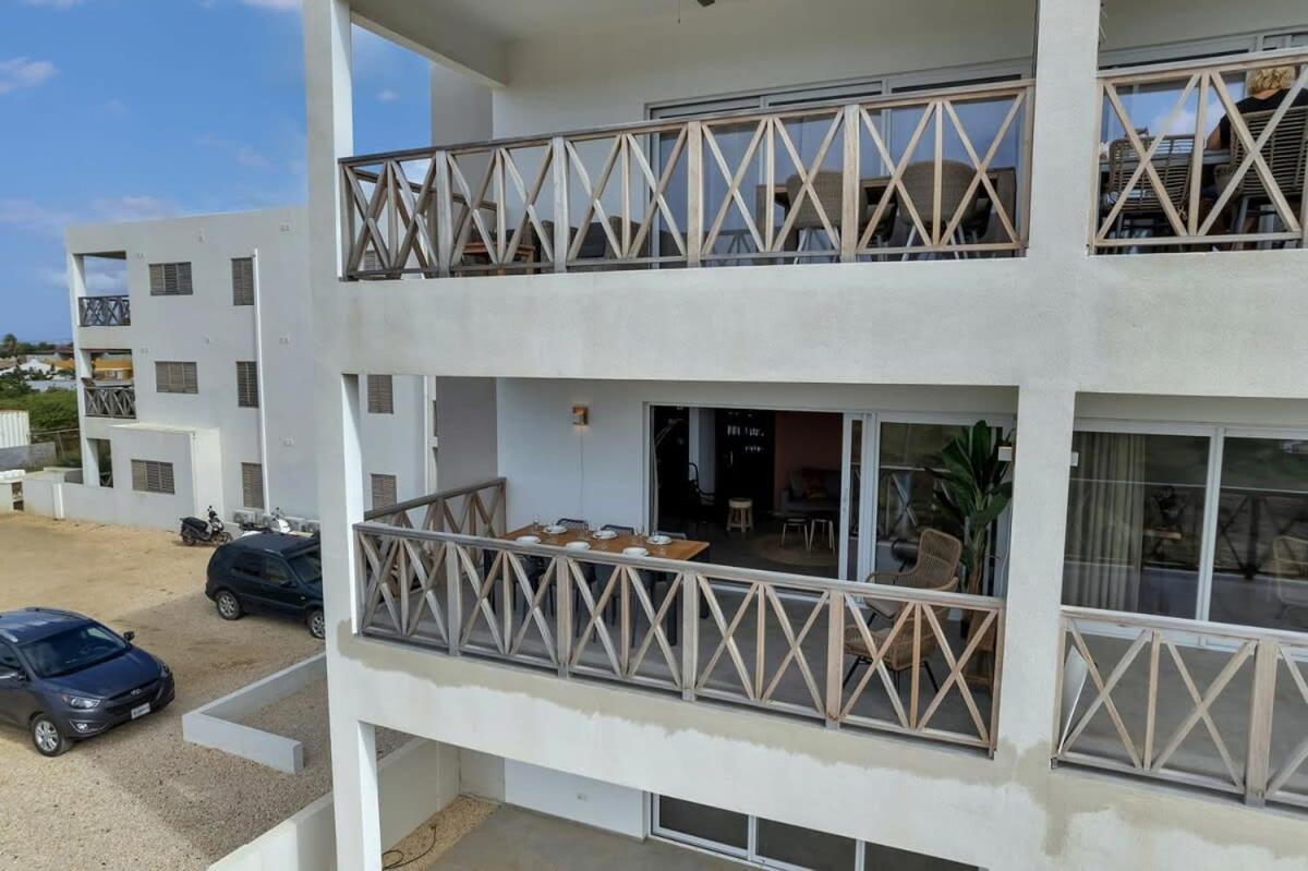 Belnem Breeze Kas Di Mars With Communal Pool Apartment Kralendijk  Exterior photo